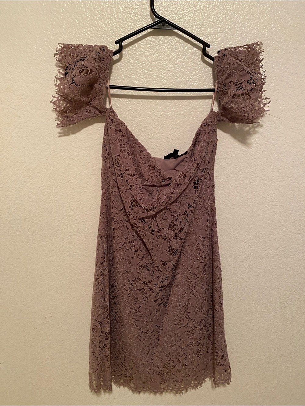 Dynamite Lace One-Shoulder Mini Dress in Dusty Mauve
